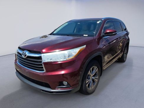 Used 2015 Toyota Highlander XLE AWD/4WD image 1