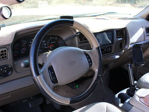 Used 2000 Ford Excursion Limited RWD image 4