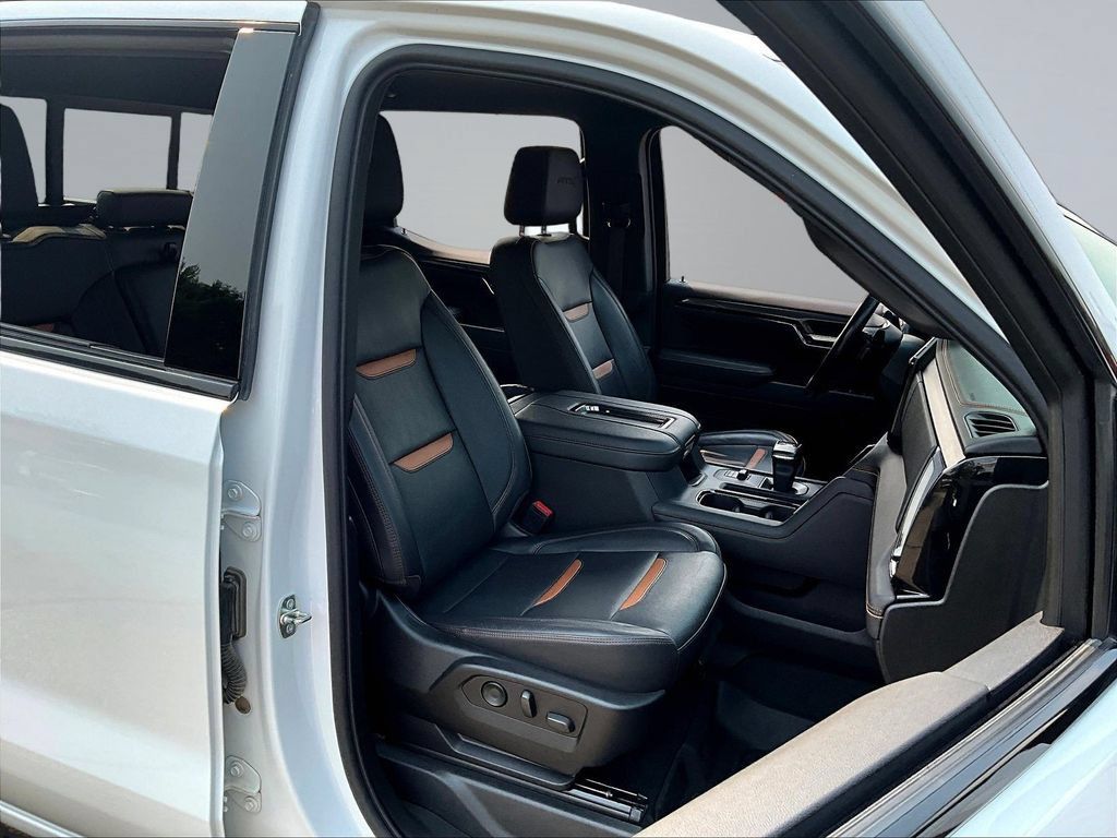 Used 2022 GMC Sierra 1500 AT4 w/ AT4 Premium Package AWD/4WD image 31