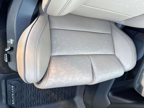 New 2025 Lincoln Navigator Black Label image 17