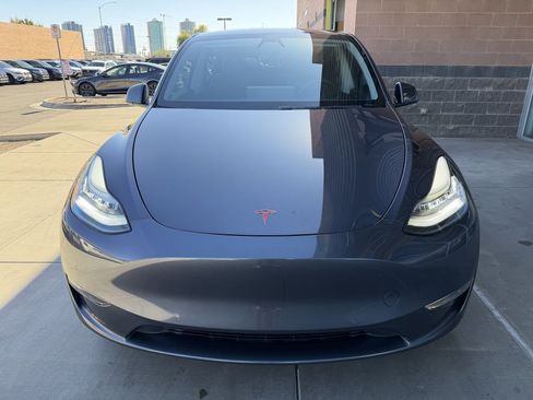 Used 2020 Tesla Model Y Long Range image 10