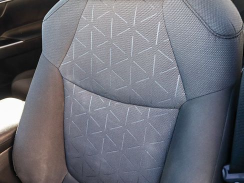 Used 2022 Toyota RAV4 XLE image 27