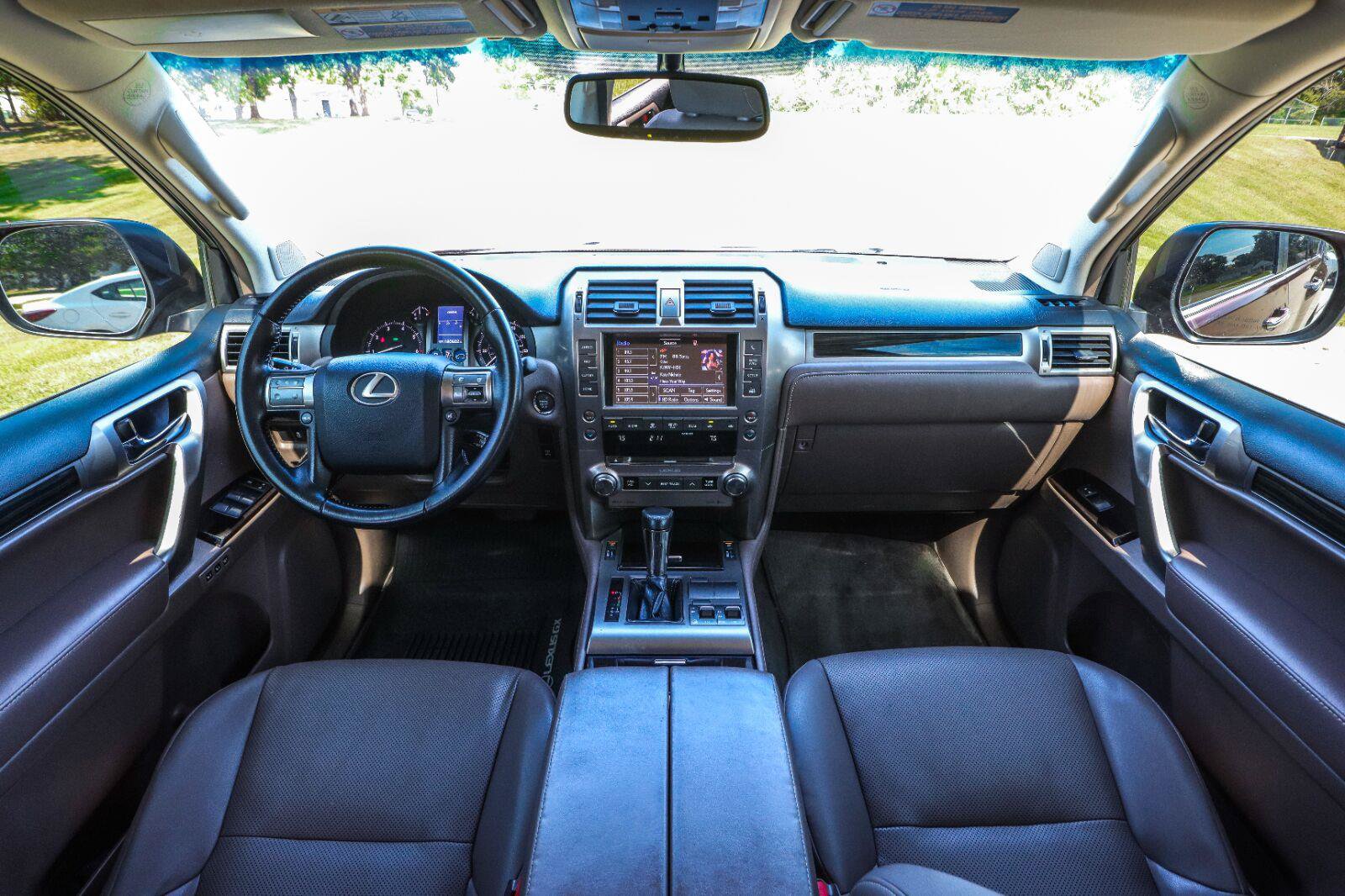 Used 2018 Lexus GX 460 w/ Navigation Package AWD/4WD image 2