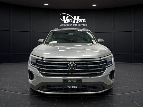 Used 2026 Volkswagen Atlas SE w/ Black Wheel Package AWD/4WD image 2