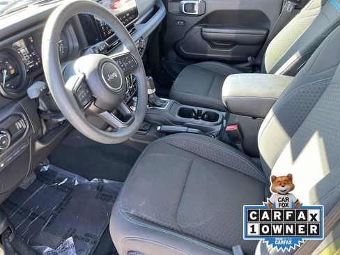 Used 2024 Jeep Wrangler Unlimited Rubicon 4xe image 24