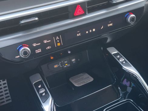 New 2026 Kia Sorento SX FWD image 16