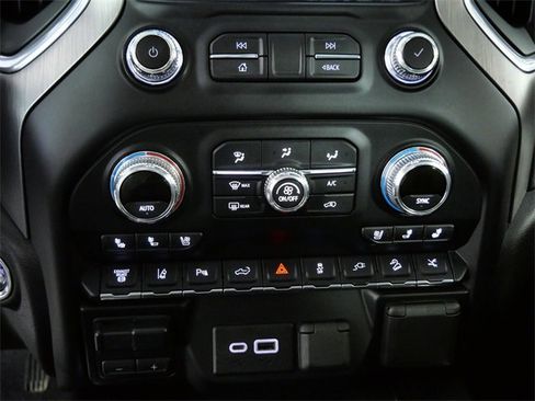 Used 2021 GMC Sierra 3500 Denali w/ Denali Ultimate Package image 22