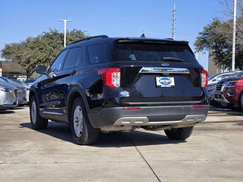 Used 2023 Ford Explorer XLT w/ Equipment Group 202A image 6