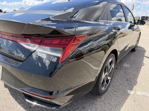 Used 2023 Hyundai Elantra Limited FWD image 12