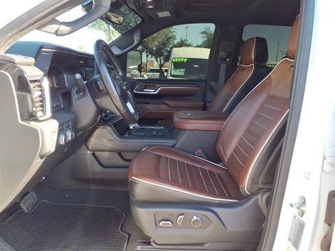 Used 2024 GMC Sierra 3500 Denali Ultimate AWD/4WD image 14
