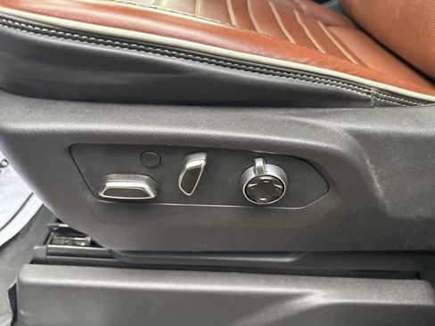 Used 2024 GMC Sierra 3500 Denali Ultimate image 20