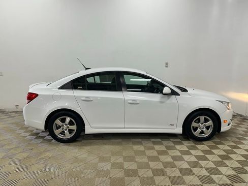 Used 2014 Chevrolet Cruze LT w/ RS Package image 4