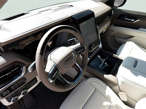 New 2026 GMC Yukon XL Denali w/ Denali Reserve Package image 8