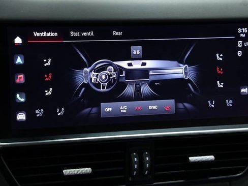 Used 2022 Porsche Cayenne Platinum Edition image 20