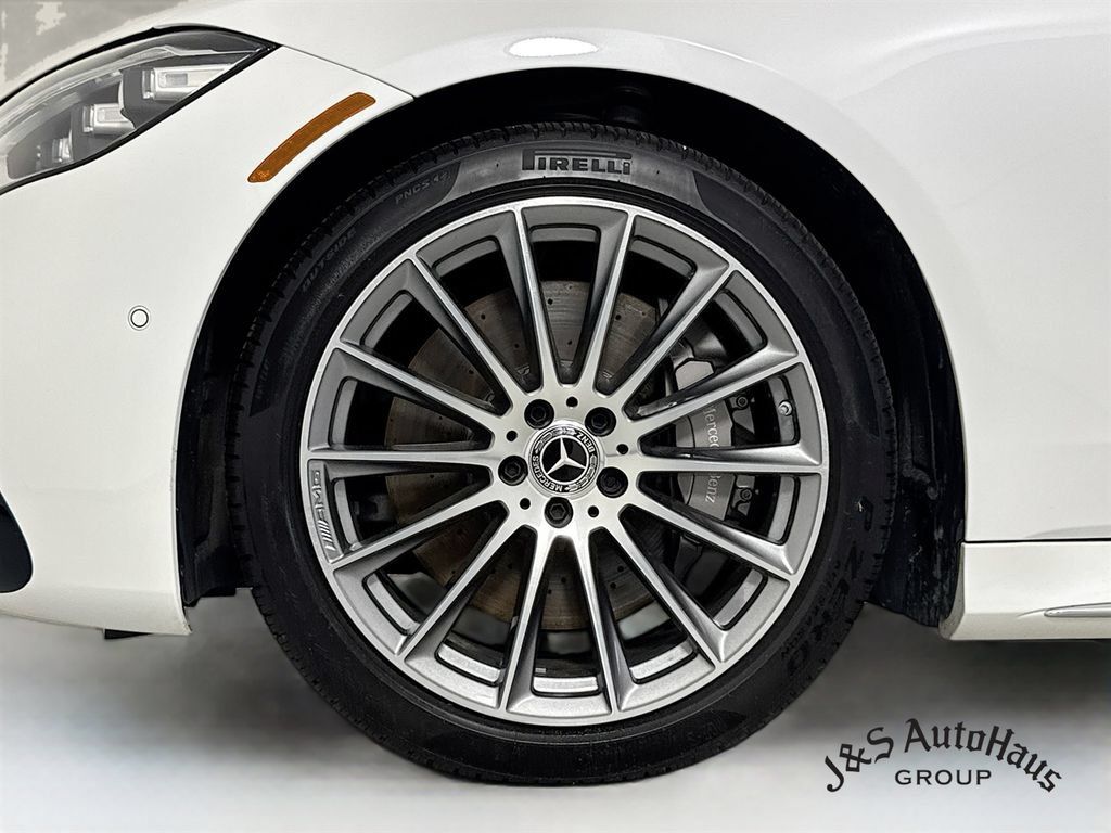 Used 2025 Mercedes-Benz S 580 4MATIC Sedan w/ AMG Line Package image 39