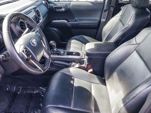 Used 2018 Toyota Tacoma TRD Sport w/ TRD Premium Sport Package image 16