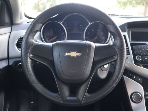 Used 2012 Chevrolet Cruze LS FWD image 18