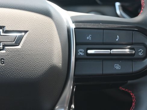 Used 2025 Chevrolet Colorado Z71 w/ Technology Package image 25