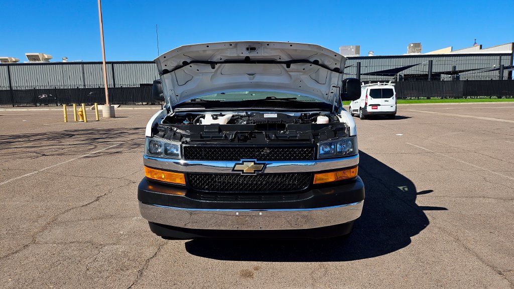 Used 2025 Chevrolet Express 3500 LT w/ LT Preferred Equipment Group RWD image 34