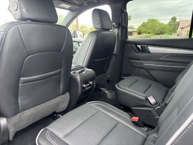 Used 2025 Buick Enclave Preferred FWD image 17