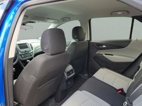 Used 2019 Chevrolet Equinox LS w/ LS Convenience Package FWD image 12