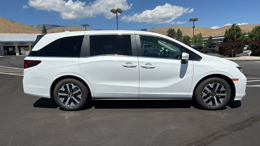 New 2026 Honda Odyssey Sport-L image 2