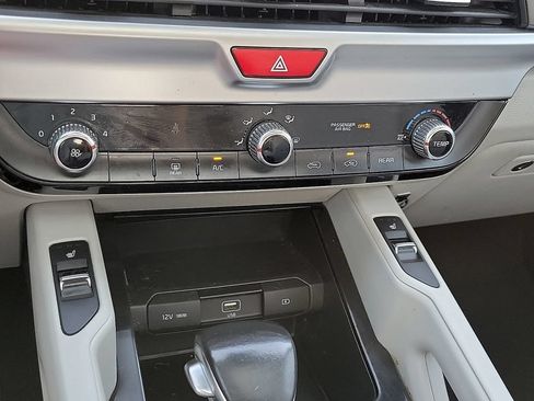 Used 2020 Kia Telluride S FWD image 19