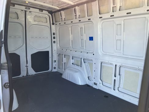 Used 2022 Mercedes-Benz Sprinter 2500 image 33