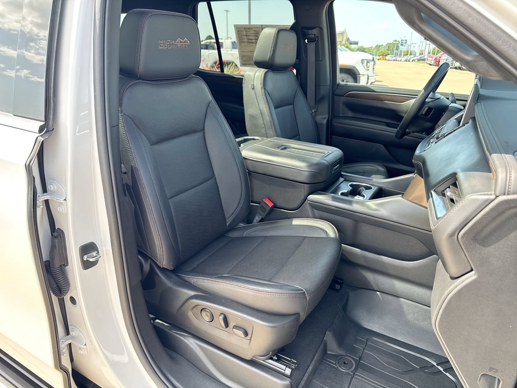 Used 2024 Chevrolet Tahoe High Country w/ Max Trailering Package AWD/4WD image 28