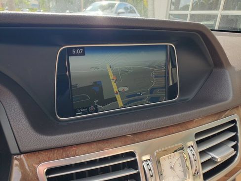 Used 2016 Mercedes-Benz E 350 Sedan image 28