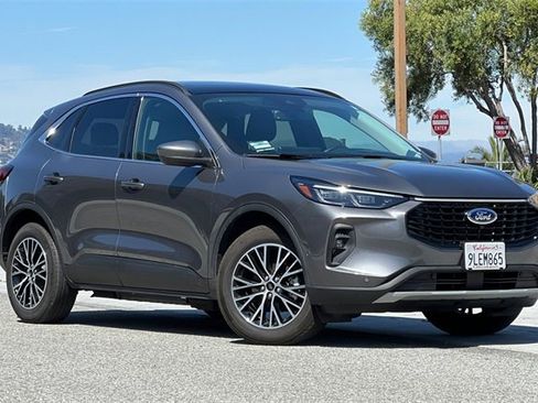 Used 2023 Ford Escape SE w/ PHEV Premium Package image 1
