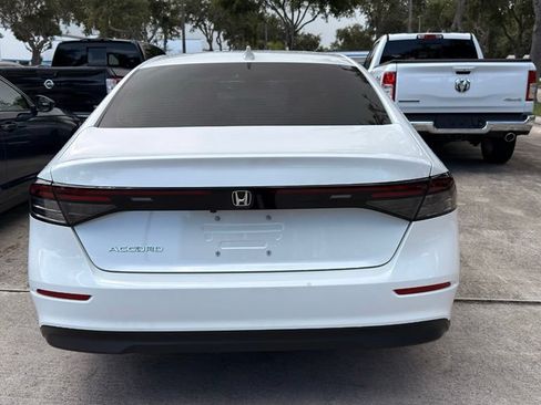 Used 2025 Honda Accord LX image 9