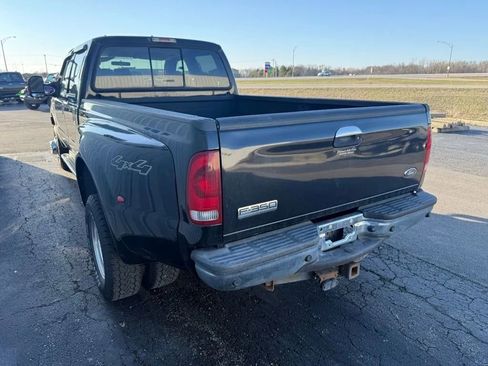 Used 2006 Ford F350 4x4 Crew Cab DRW Super Duty image 6