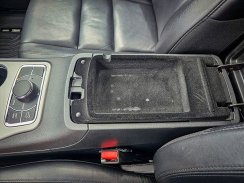 Used 2018 Jeep Grand Cherokee Limited AWD/4WD image 29