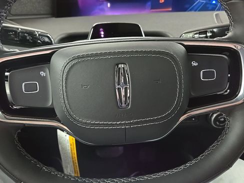 New 2025 Lincoln Navigator Reserve w/ Jet Appearance Package image 9