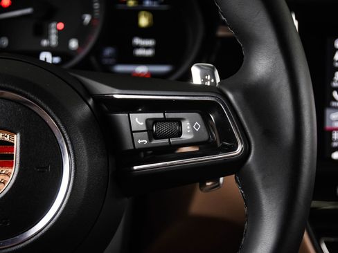 Certified 2026 Porsche Macan image 16