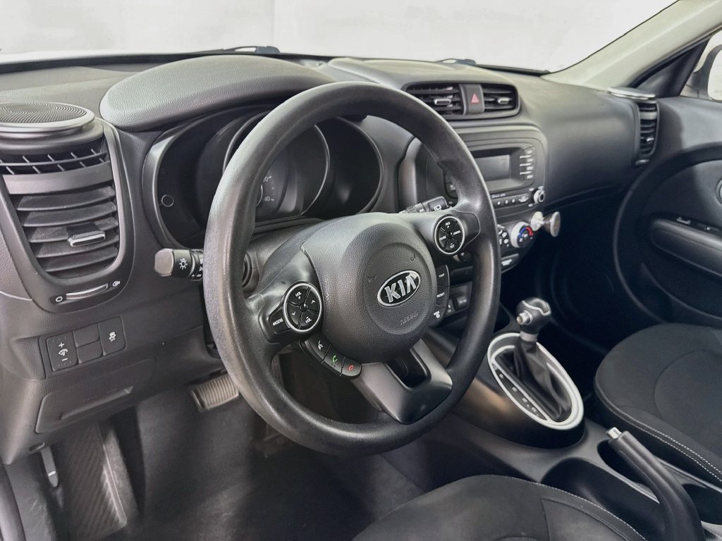 Used 2014 Kia Soul FWD image 9