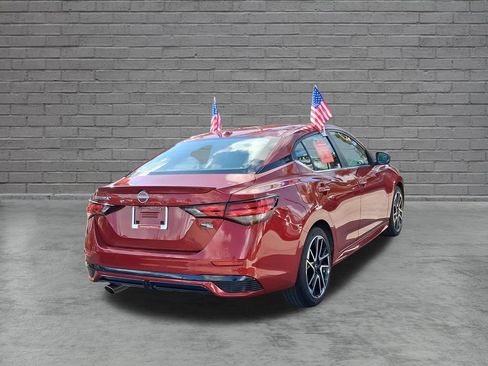 Used 2025 Nissan Sentra SR FWD image 12