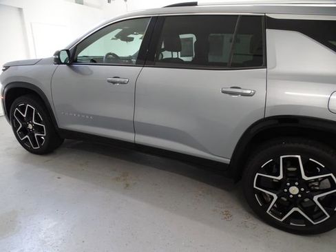 Used 2025 Chevrolet Traverse High Country w/ LPO, Floor Liner Package AWD/4WD image 18