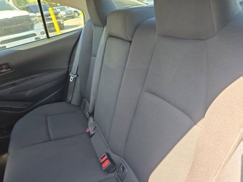 Used 2022 Toyota Corolla LE image 11