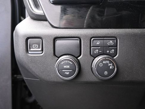 Used 2022 Chevrolet Silverado 1500 LT w/ Safety Package image 27