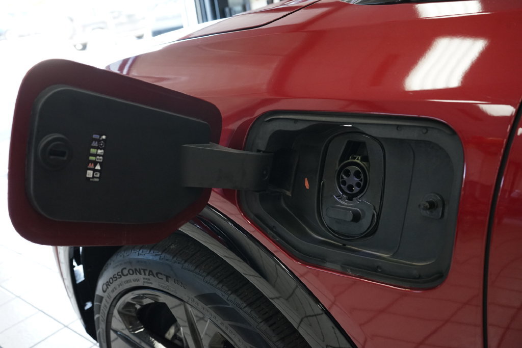 Used 2024 Chevrolet Equinox EV RS w/ Active Safety Package 3 FWD image 23