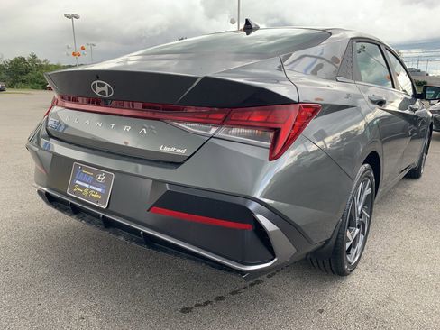 New 2025 Hyundai Elantra Limited image 14