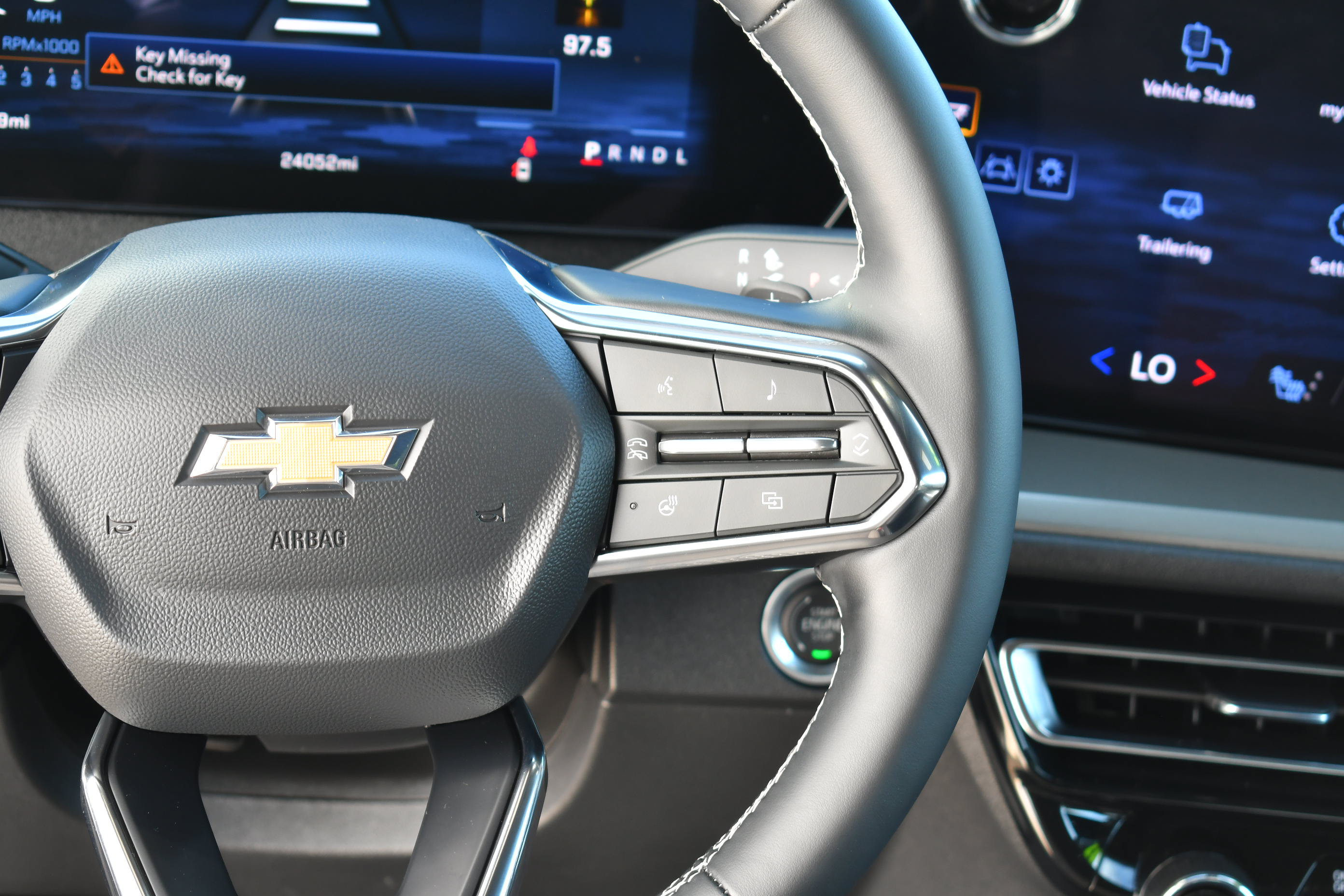 Used 2026 Chevrolet Traverse LT w/ Driver Confidence Package FWD image 9