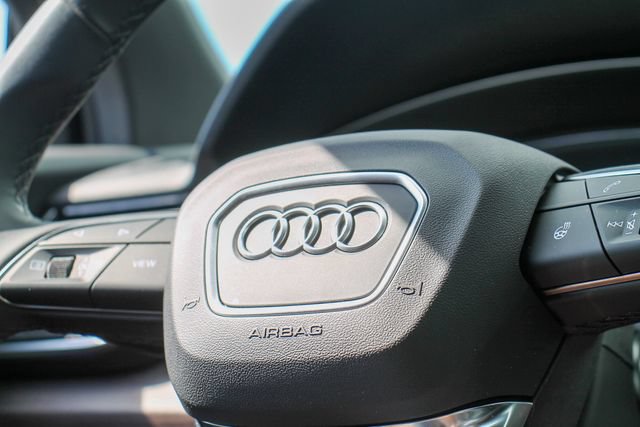 Used 2024 Audi Q5 2.0T Premium w/ Convenience Package AWD/4WD image 11