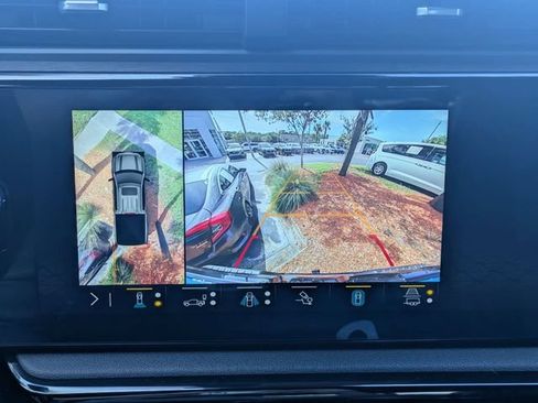 Used 2023 GMC Sierra 1500 AT4 w/ Technology Package AWD/4WD image 22