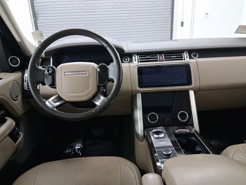 Used 2018 Land Rover Range Rover Long Wheelbase Supercharged image 4