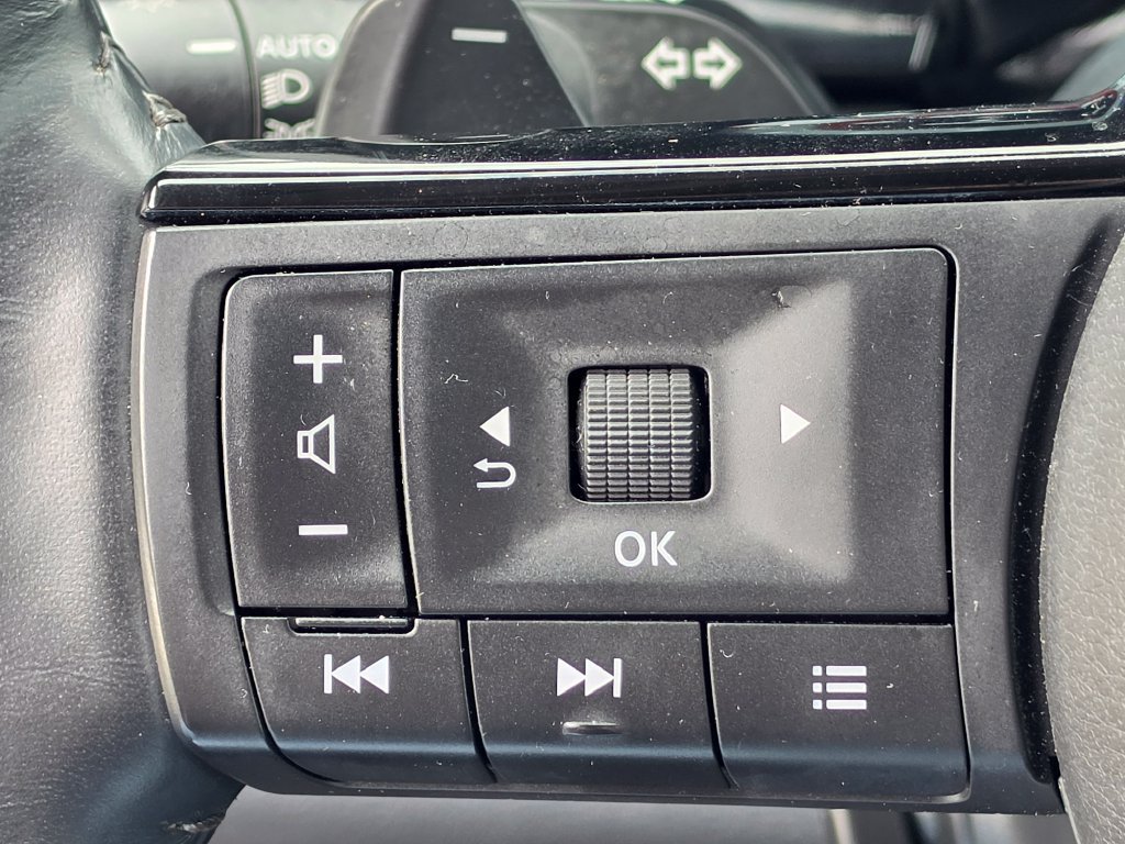 Used 2024 Nissan Pathfinder Platinum FWD image 17