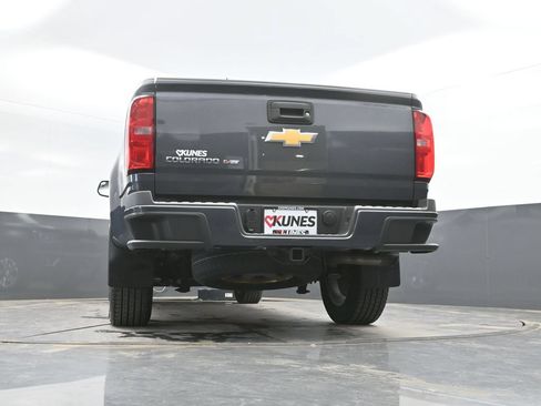 Used 2017 Chevrolet Colorado Z71 AWD/4WD image 39