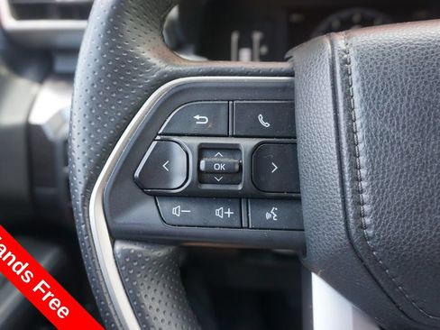 Used 2025 Toyota 4Runner SR5 AWD/4WD image 4